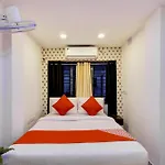 Hotel O Royal Regency Near Acropolis Mall
