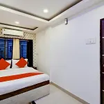 Hotel O Royal Regency Near Acropolis Mall