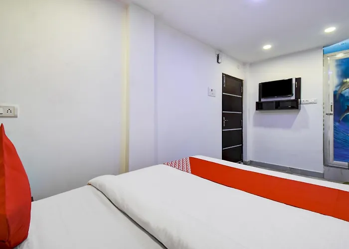Hotel O Royal Regency Near Acropolis Mall