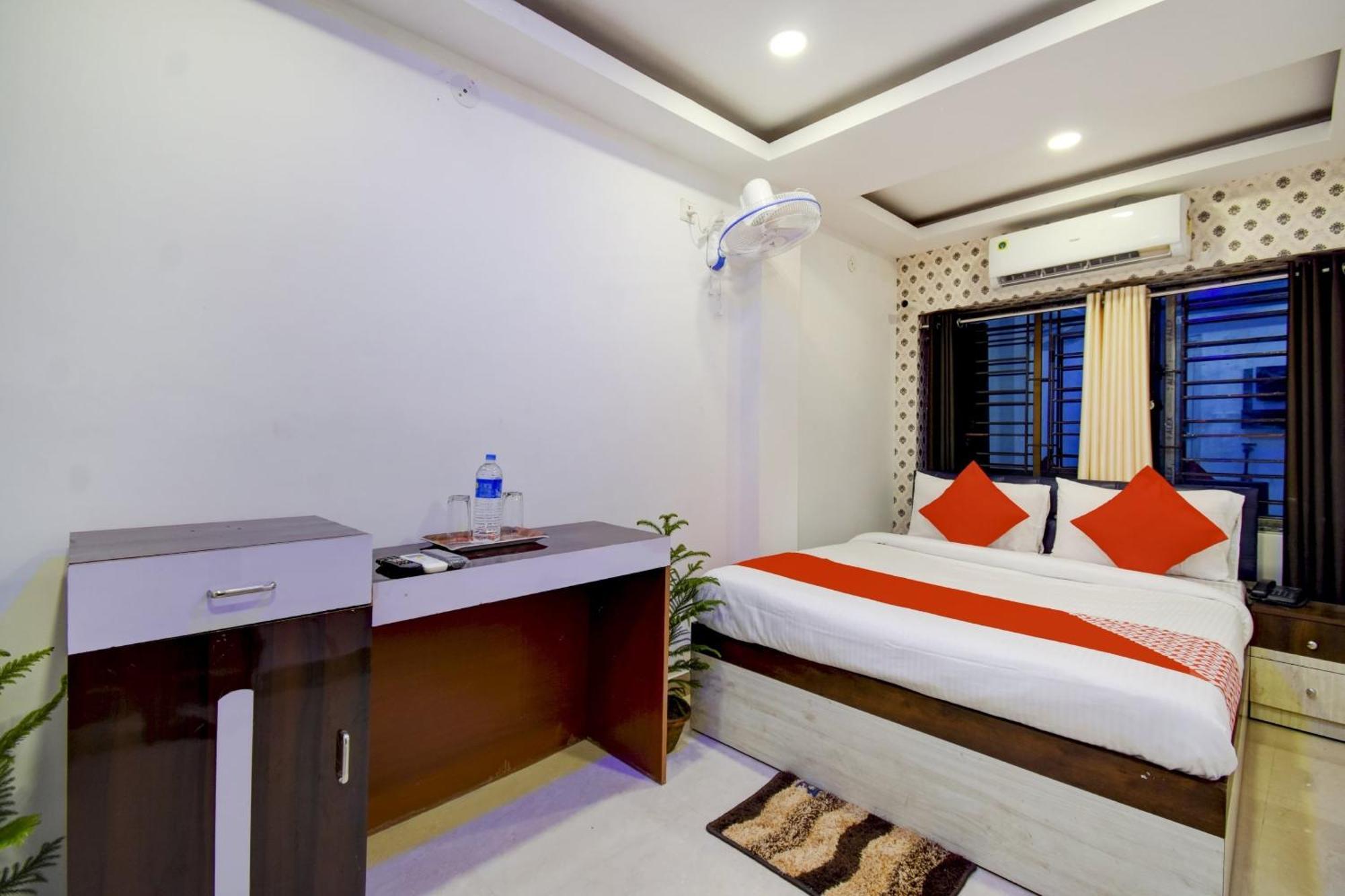 Hotel O Royal Regency Near Acropolis Mall
