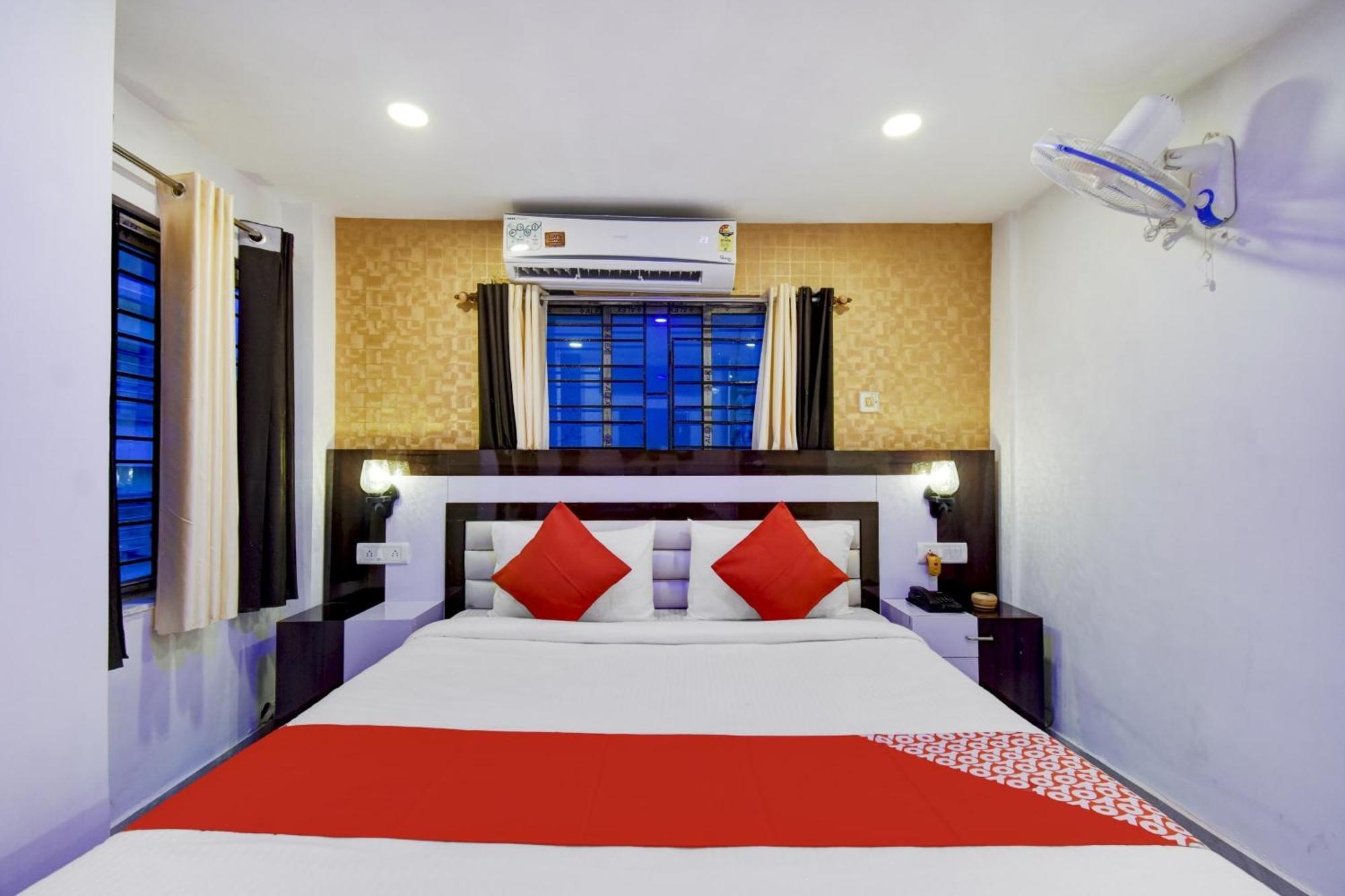 Hotel O Royal Regency Near Acropolis Mall 3*