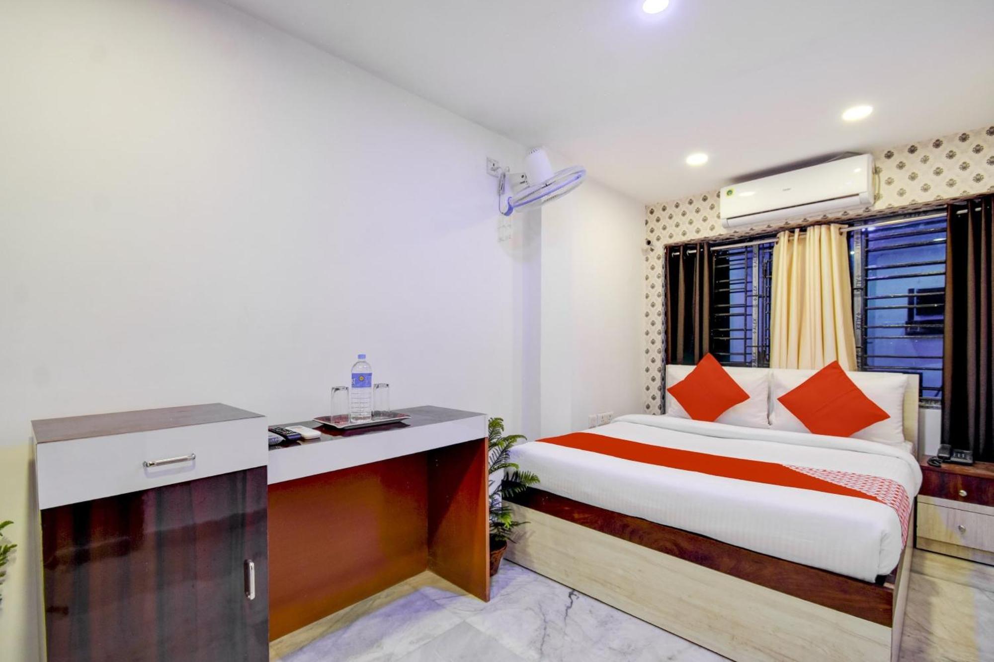 O Royal Regency Near Acropolis Mall 3*