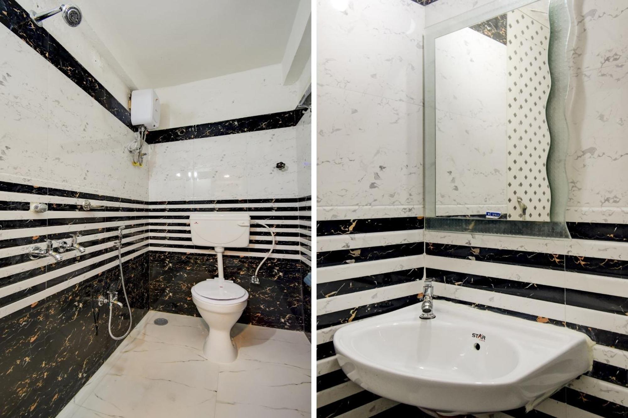 Hotel O Royal Regency Near Acropolis Mall 3*